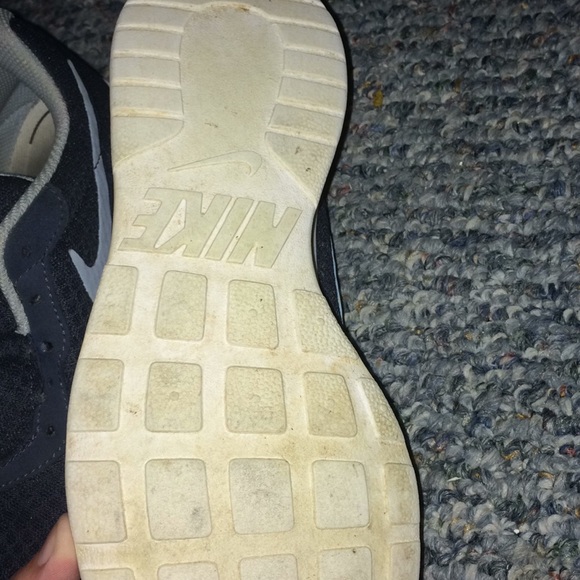 Blue Nike shoes - Picture 3 of 4